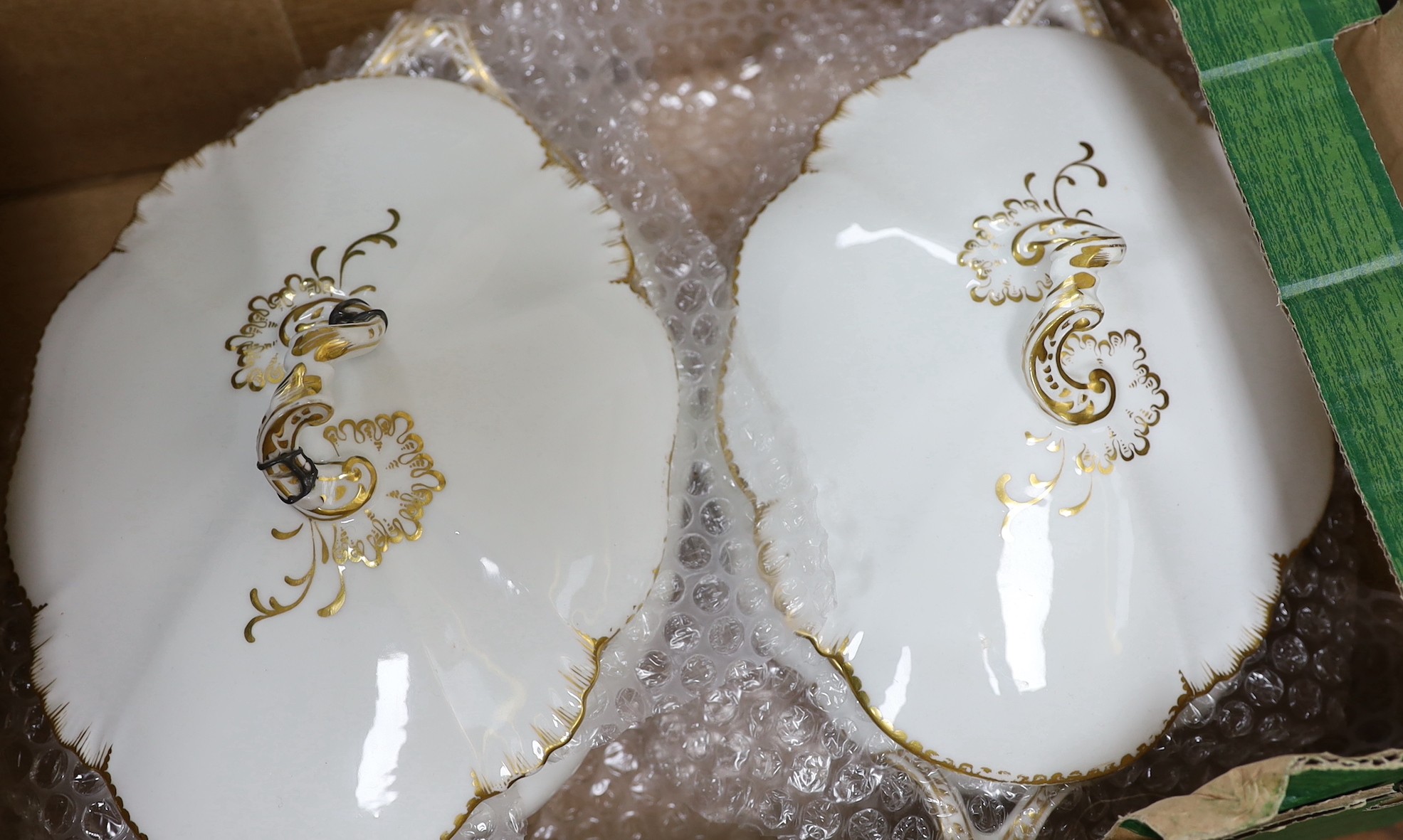 A large Maple & Co. dinner service (64 pieces)